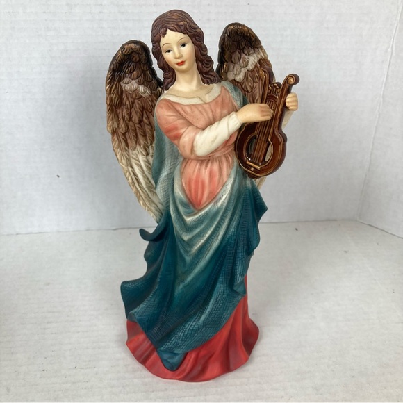 O'Well Grandeur Noel 2 Piece Porcelain Kneeling Angel and Angel Playing Harp - Picture 2 of 16
